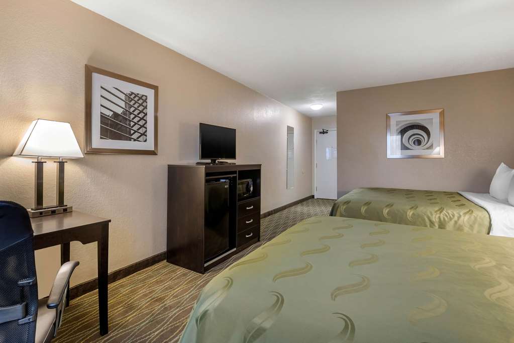 Quality Inn & Suites Des Moines Merle Hay Road - photo 17
