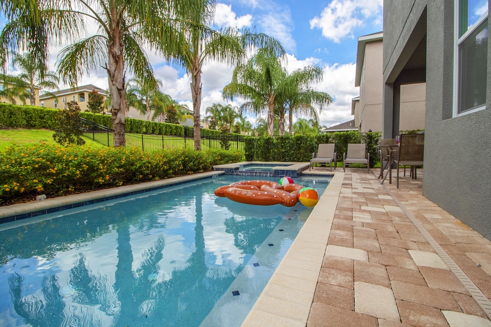 Encore Resort at Reunion 7500 - featured photo