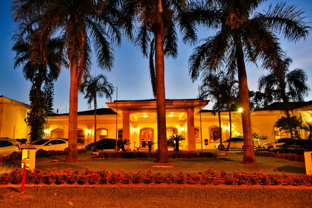 Quality Hotel & Convention Center Marília