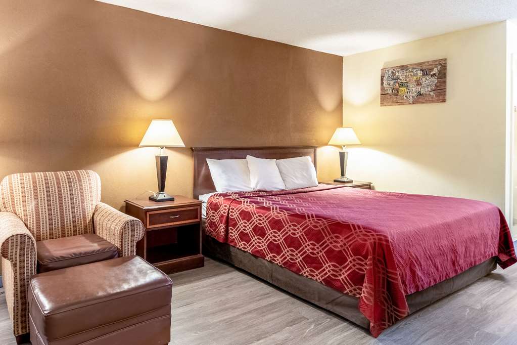 Econo Lodge Acworth East - photo 13