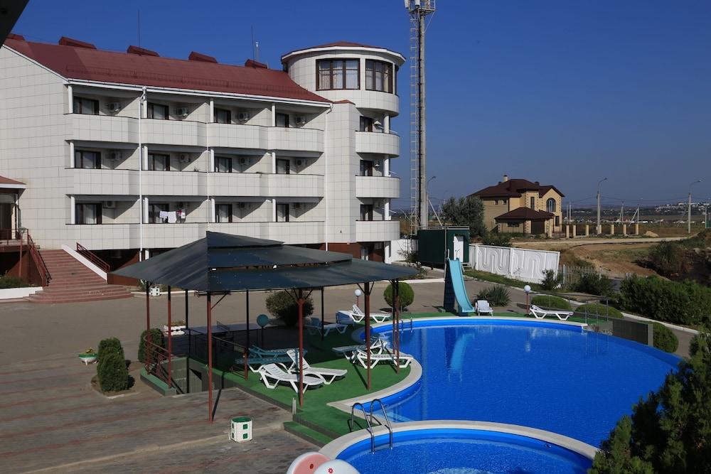 Golden Line Resort