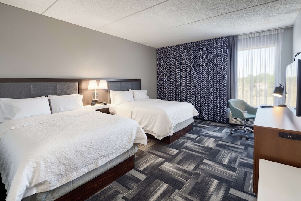 Hampton Inn Louisville Northeast - photo 17