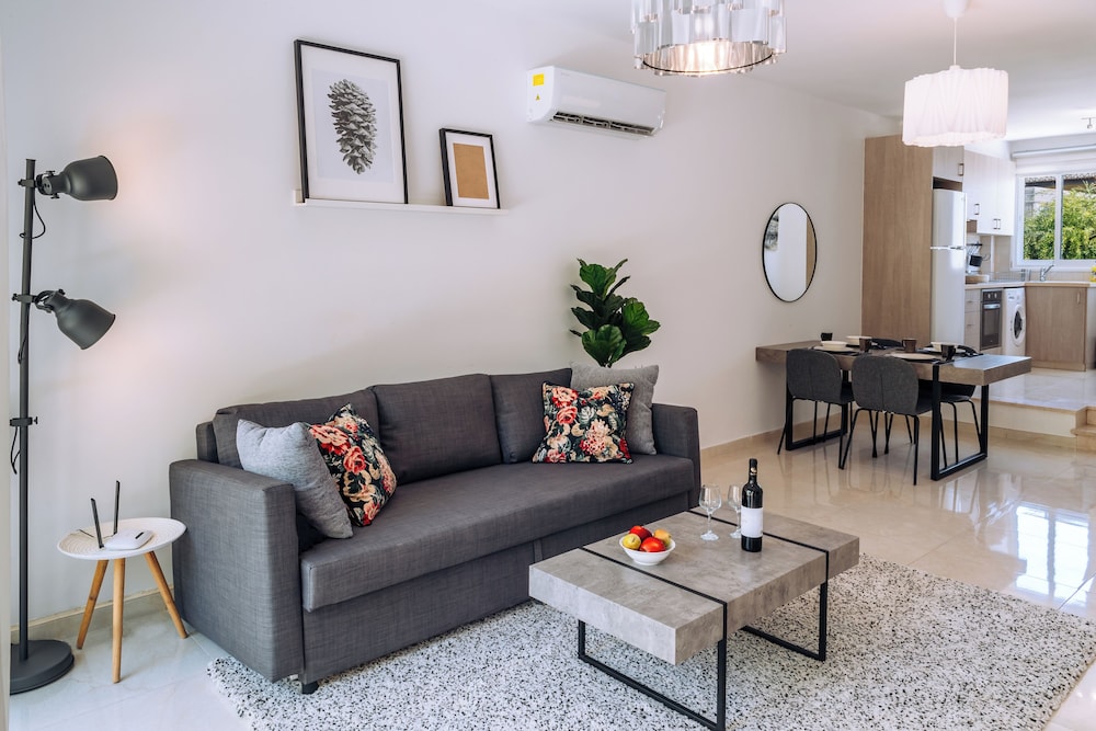 Procy 106 Venus Townhouse