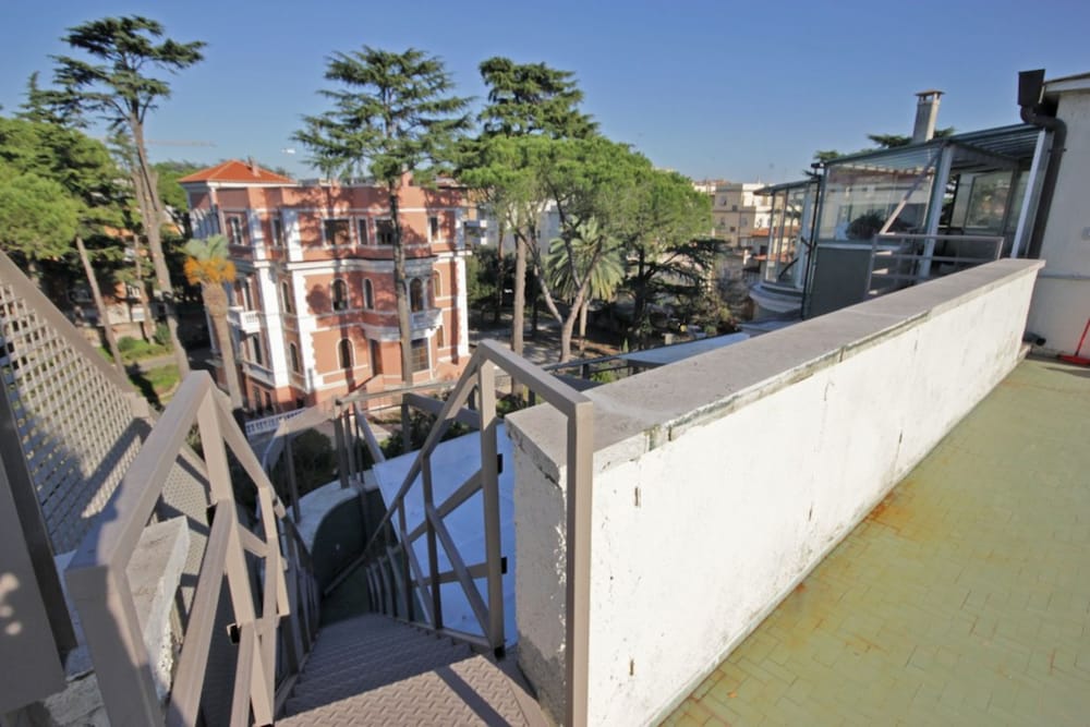 Wonder Attic over Rome - last minute hotel in Rome