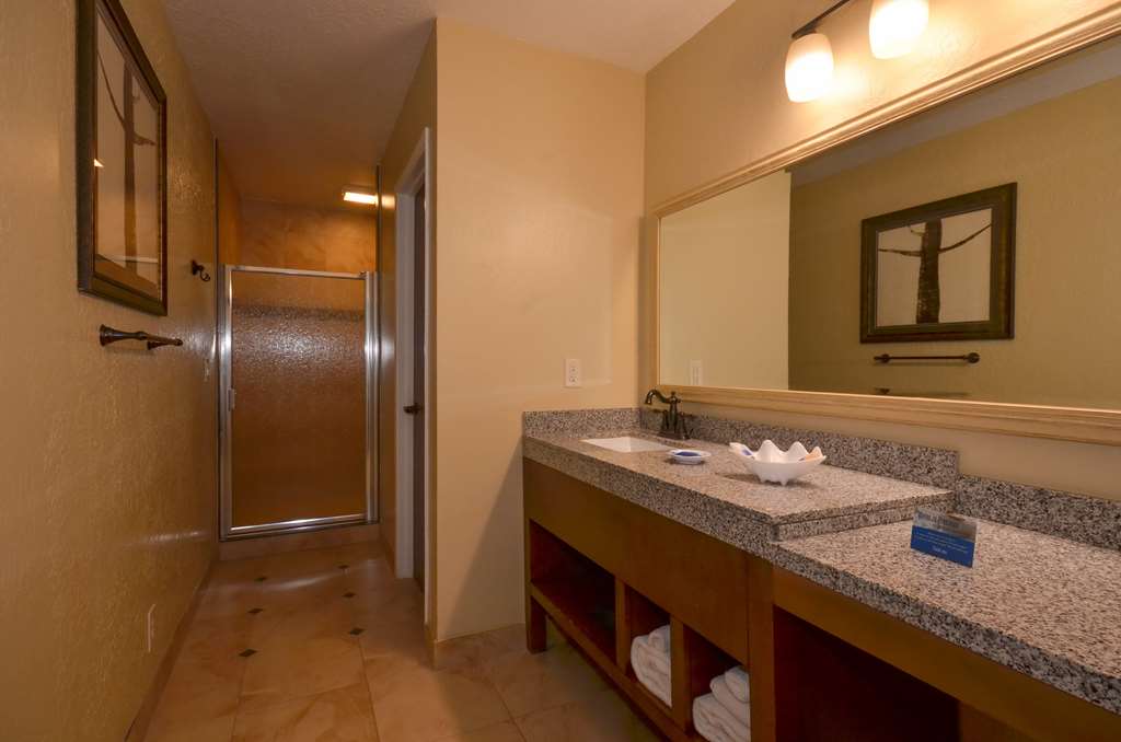 Best Western The Inn & Suites Pacific Grove - photo 27