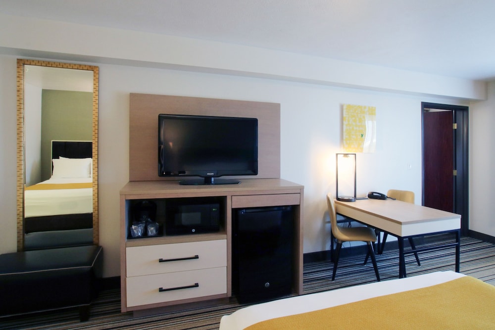Oxford Suites Spokane Valley - photo 18