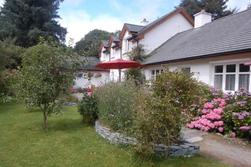 Beaufort Lodge B&B & Cottage — 4-Star Luxury Hotel in Cill Airne, Republic of Ireland