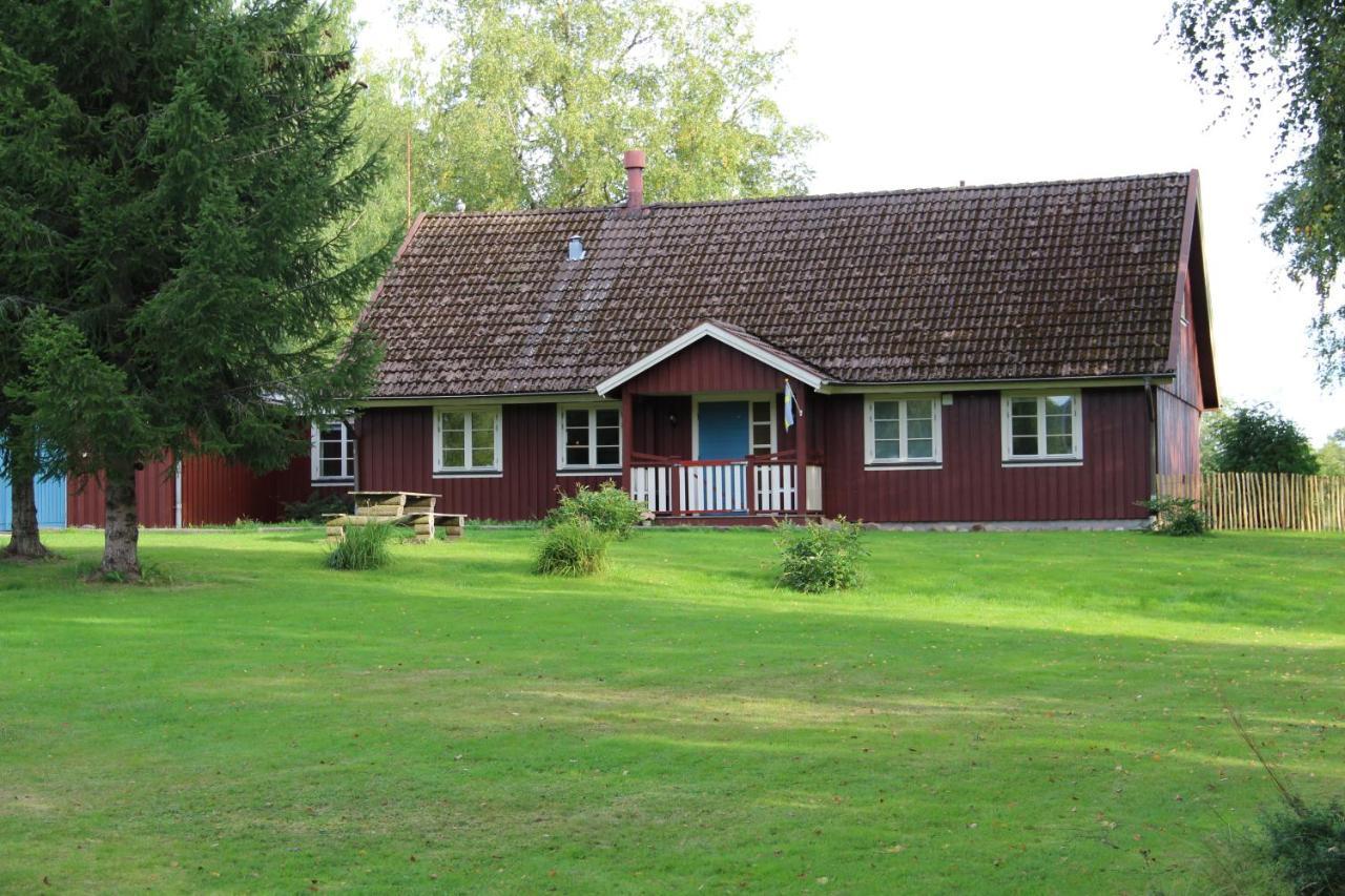 Villa Lägervik Vitsand — 4-Star Luxury Hotel in Torsby, Sweden