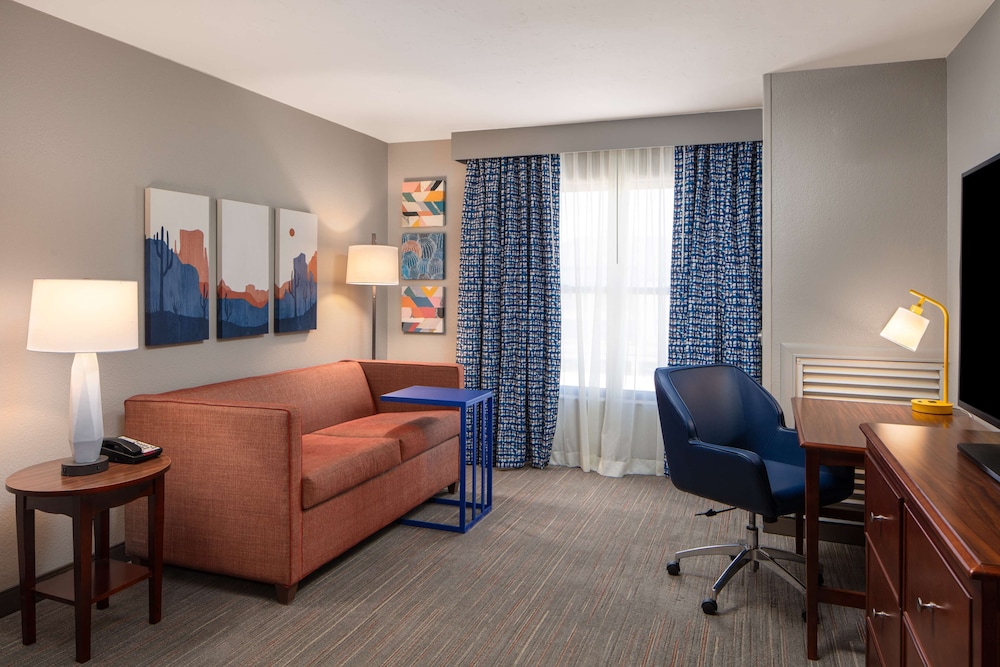 Hampton Inn & Suites El Paso Airport - photo 13