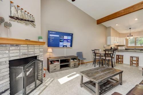Grace Jo Vacation Home at Tamarack Highland 5 — 4-Star Luxury Hotel in Wisconsin Dells, United States