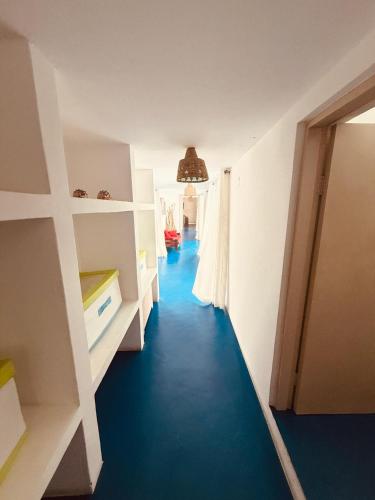 Surfers Spot - carbon neutral hotel in Unknown City