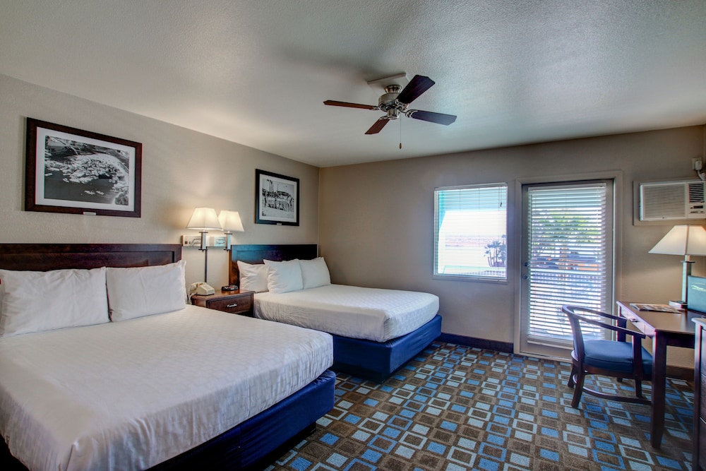 The Nautical Beachfront Resort - photo 5