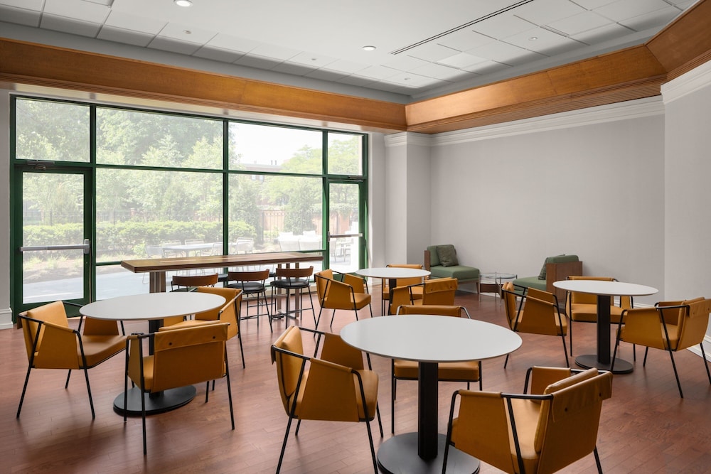 Courtyard by Marriott Chicago at Medical District UIC - photo 24