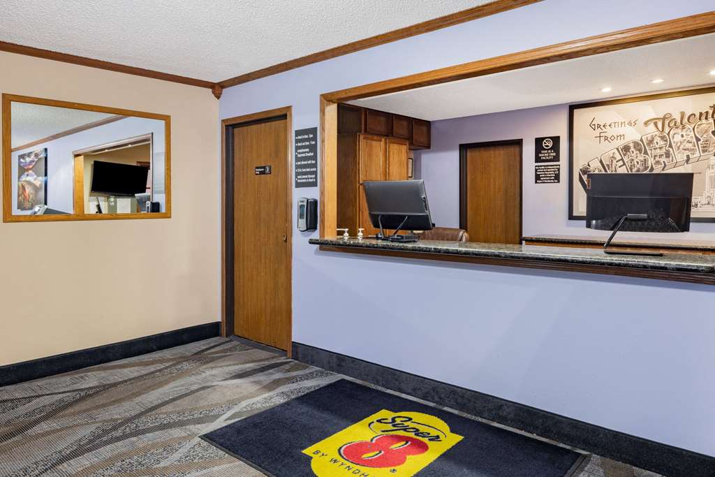 Super 8 by Wyndham Valentine NE - photo 8