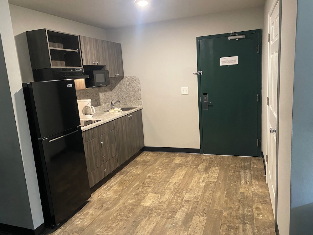WoodSpring Suites Atlanta Airport - photo 22