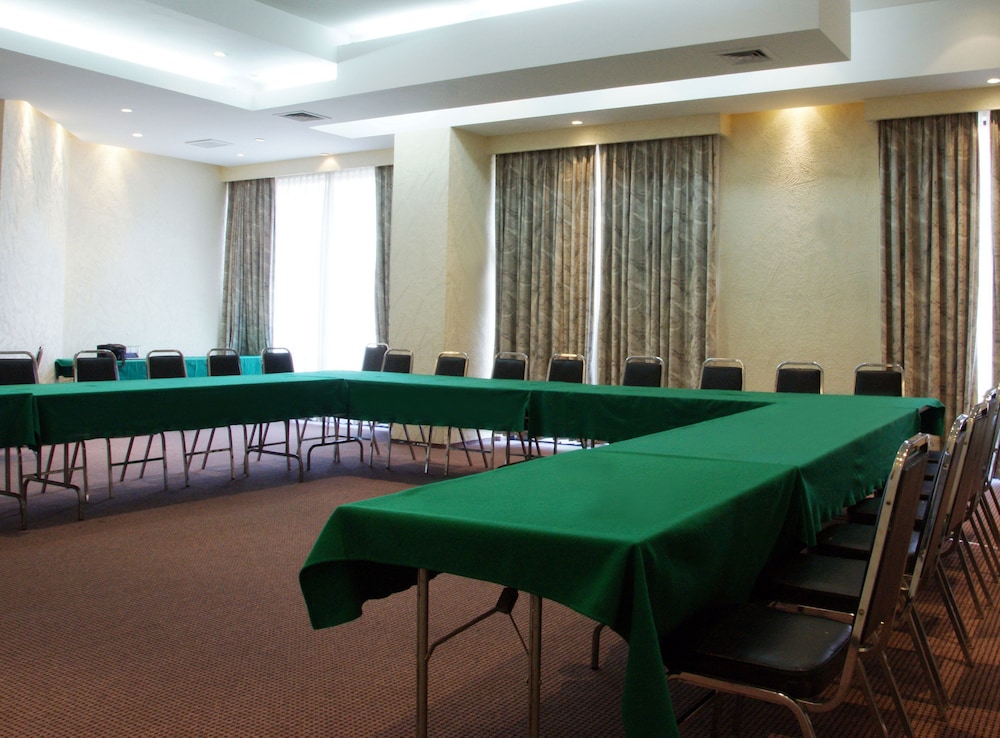 Portonovo Hotel & Suites