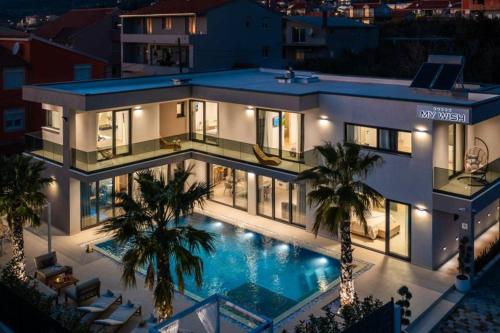 Luxury Villa My Wish with Pool — 4-Star Luxury Hotel in Kastel Stari, Croatia