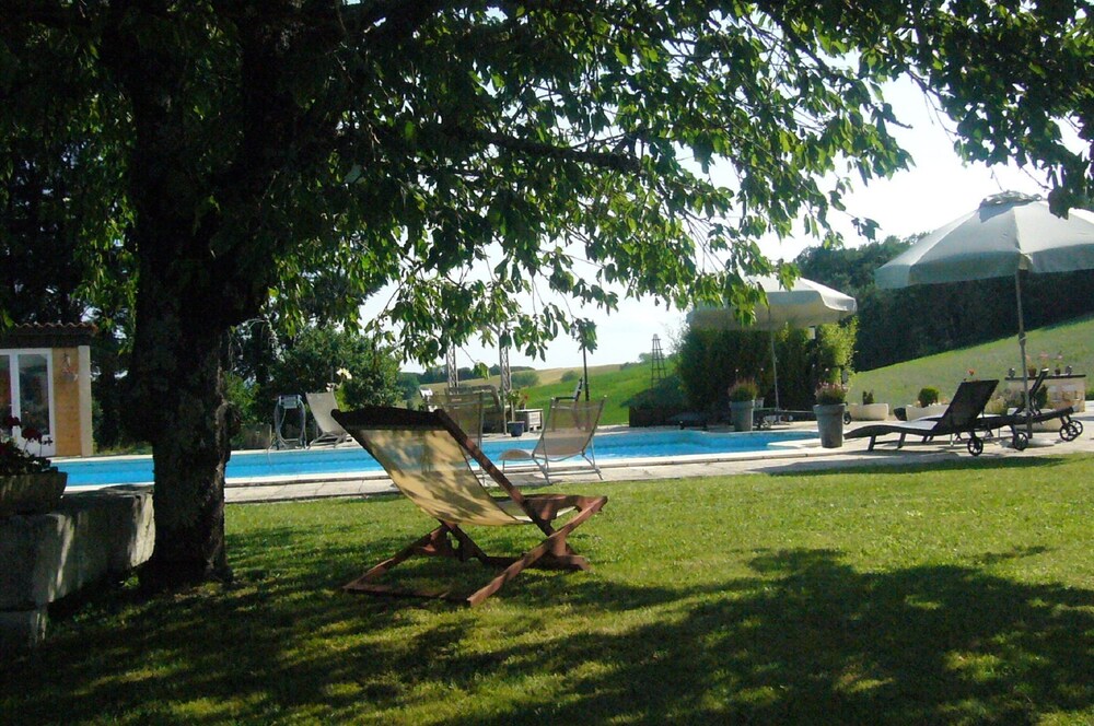 Les Gites de La Treille — hotel in Riberac