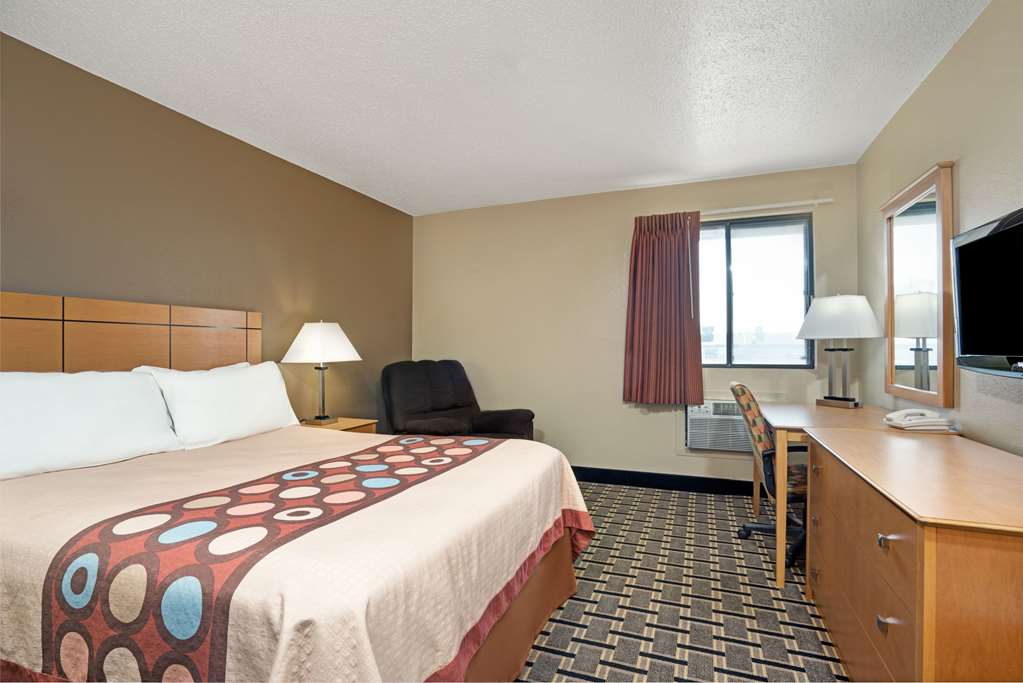 Super 8 by Wyndham Melrose - photo 8