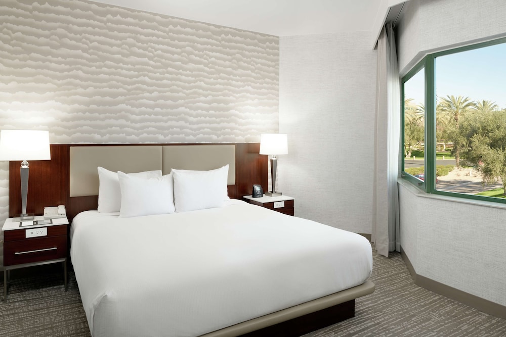 DoubleTree Suites by Hilton Phoenix - photo 12
