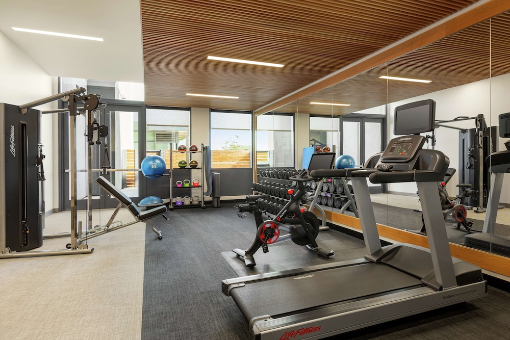 Hampton Inn & Suites San Mateo San Francisco Airport - photo 23