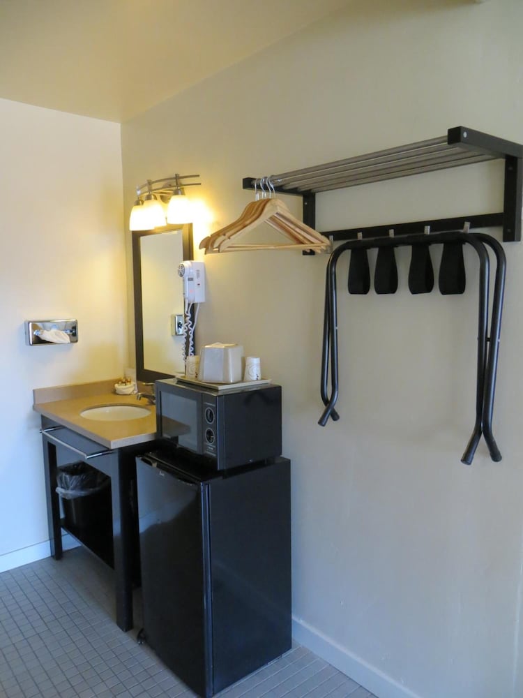 Bay Front Inn Santa Cruz - photo 10