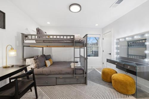 1st Flr Nashville Retreat Downtown & Top Spots — 4-Star Luxury Hotel in Nashville, United States