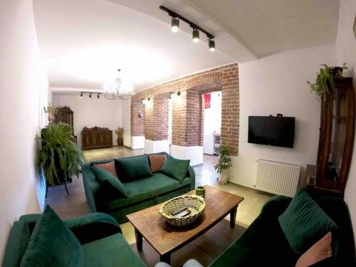 Matisse apartment in old Tbilisi