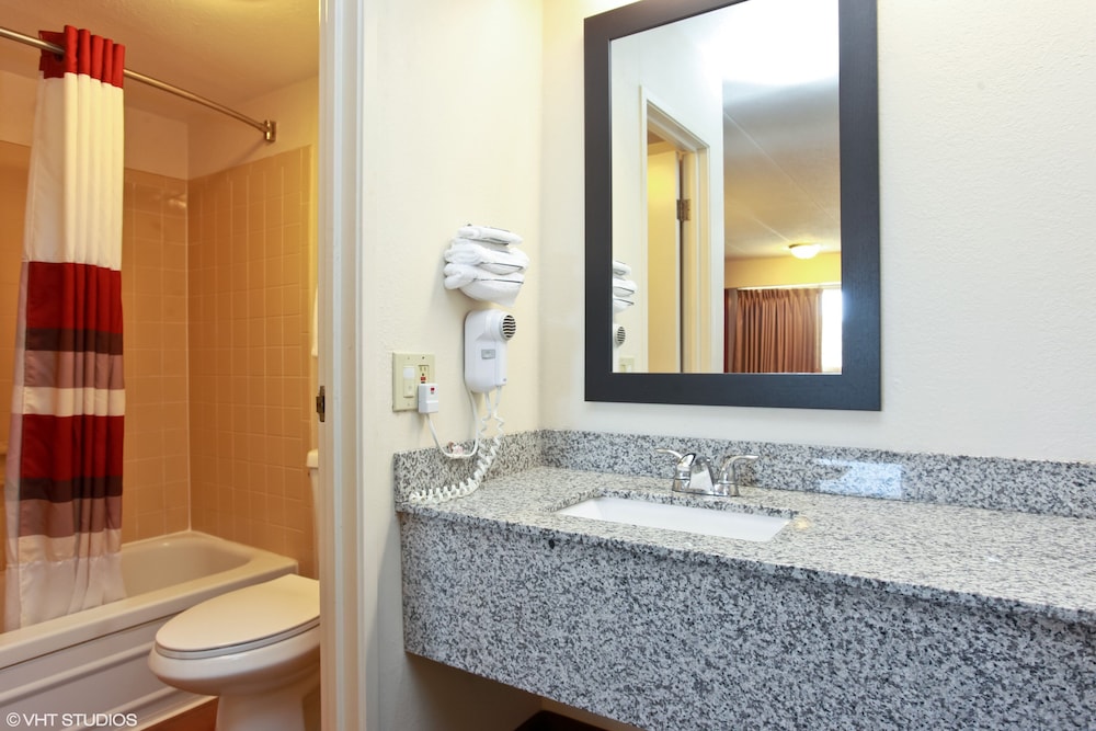 Red Roof Inn Michigan City - photo 12