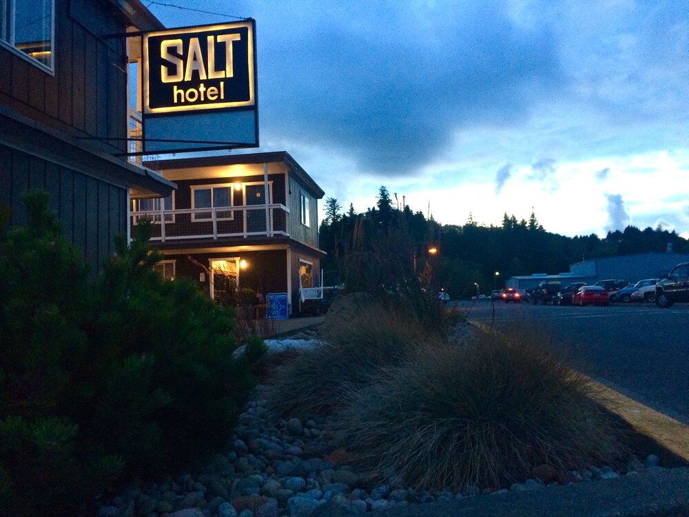 Salt Hotel & Pub - photo 20