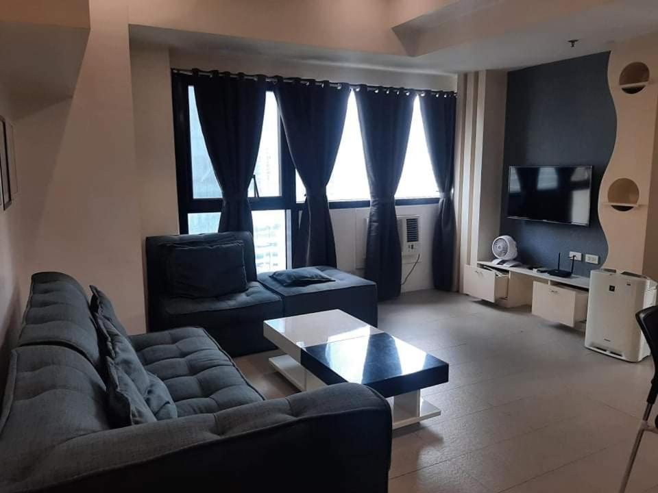 Spacious 2 Bedroom Unit with Pool — 4-Star Luxury Hotel in Manila, Philippines