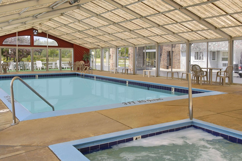 Days Inn by Wyndham Mackinaw City Lakeview - photo 38