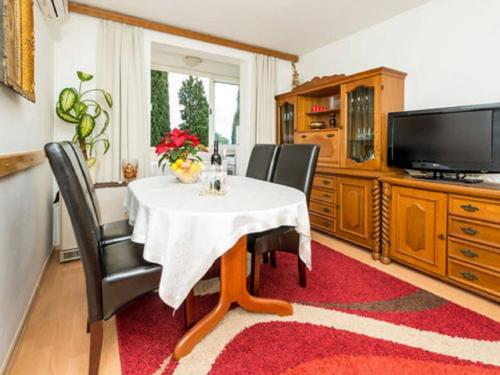 Apartment Nina One Bedroom Apartment with Balcony