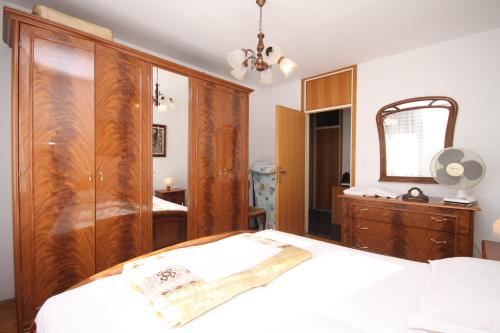 Rooms with WiFi Split 9240 - carbon neutral hotel in Split