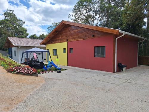 Chalé Acácia Recanto Veky - carbon neutral hotel in Campos Do Jordao