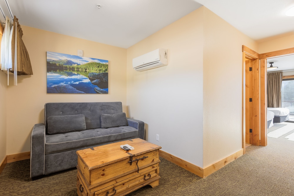 Coyote Mountain Lodge - photo 25
