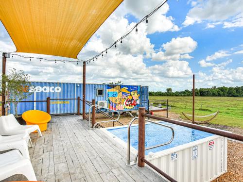 Flophouze Shipping Container Hotel - photo 10