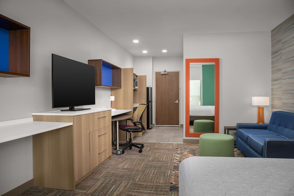 Home2 Suites by Hilton Cullman - photo 10