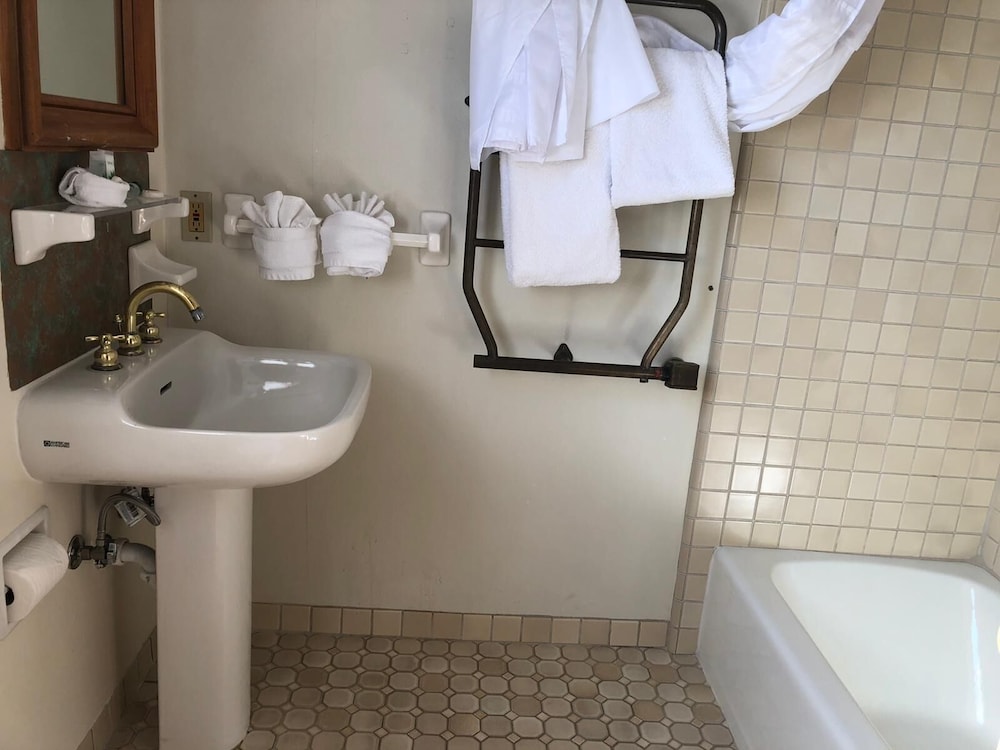 Pacific Grove Inn - photo 41