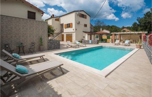 Nice Home In Rakotule With Wifi — 4-Star Luxury Hotel in Karojba, Croatia