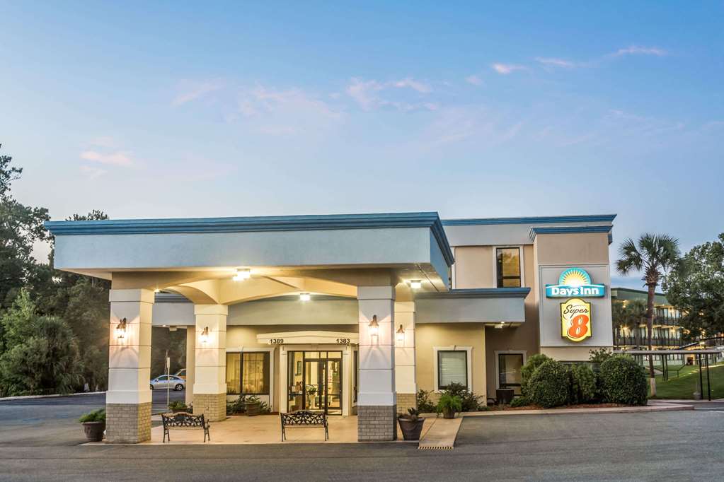 Super 8 by Wyndham Valdosta Mall - featured photo