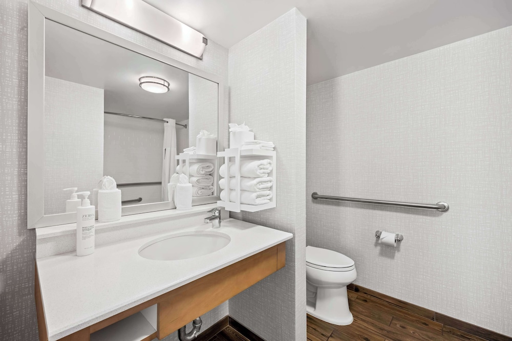 Hampton Inn & Suites Wilson I 95 - photo 28