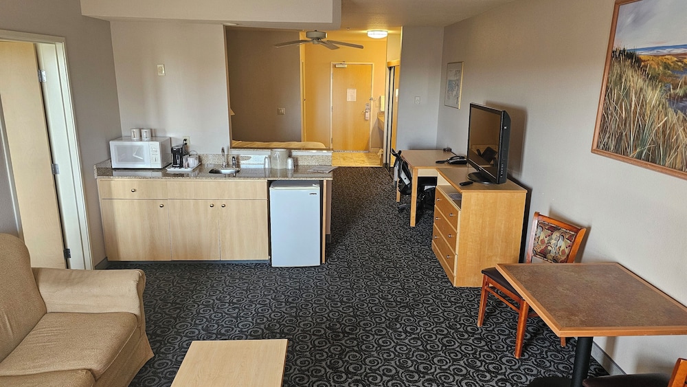 Lighthouse Suites Inn - photo 18