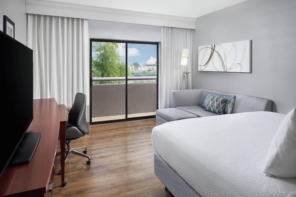 Courtyard by Marriott Scottsdale North - photo 19