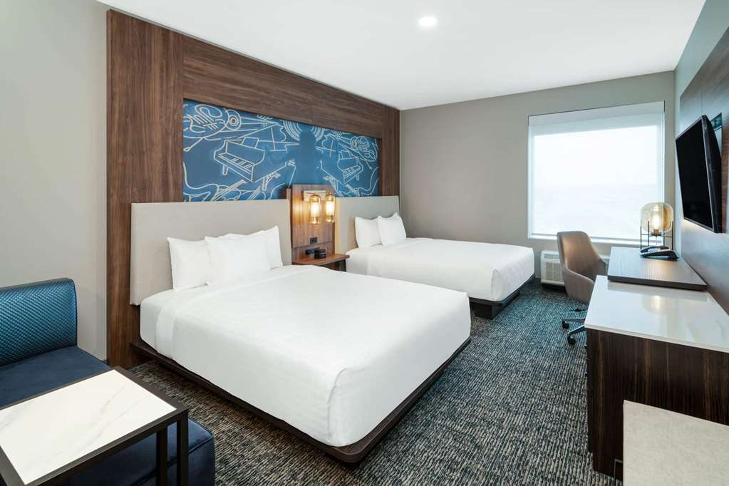 La Quinta Inn & Suites by Wyndham Nashville Downtown Stadium - photo 26