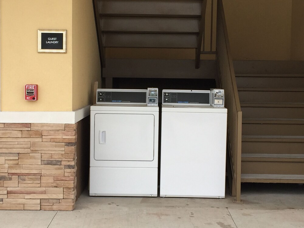Downtowner Inns & Suites - photo 31