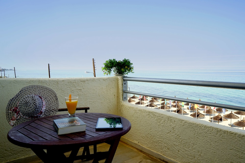 Kokoni Beach Hotel — hotel in Kokkonion