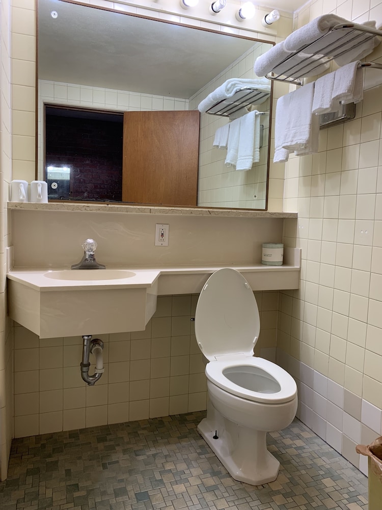 Lincoln Lodge - photo 12