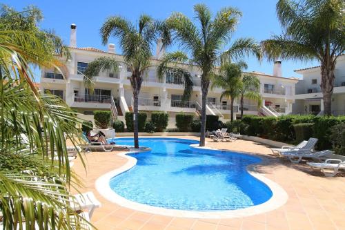 Lotus Villa V5 com piscina comum Boliqueime Algarve — 4-Star Luxury Hotel in Boliqueime, Portugal