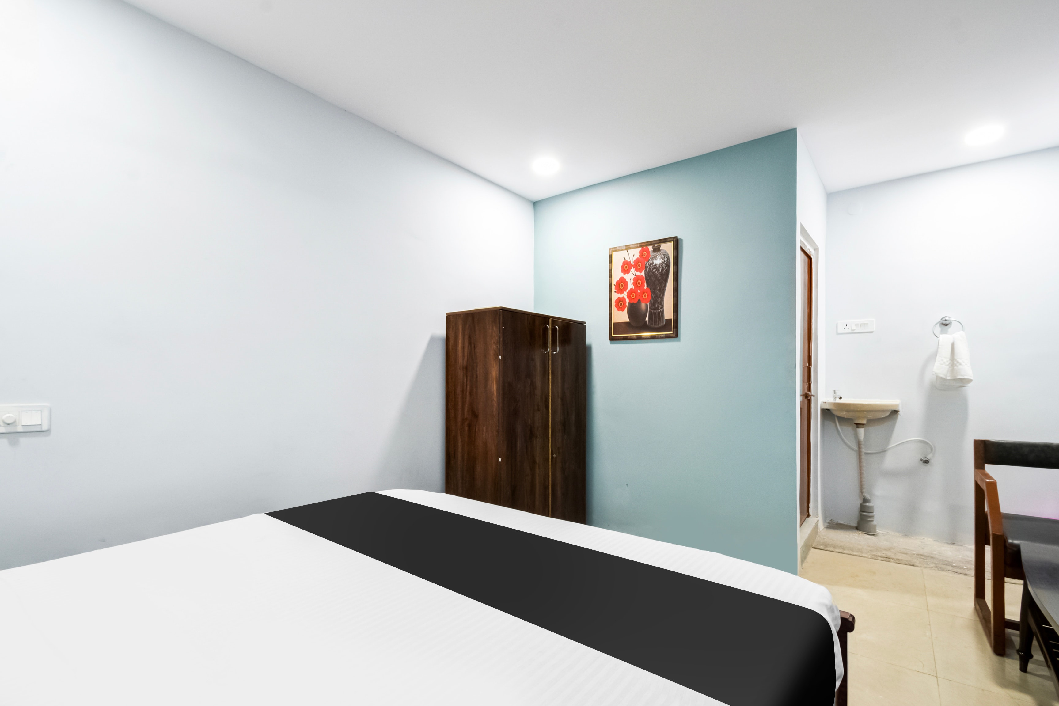 Hotel O Royal Kakatiya — 4-Star Luxury Hotel in Hyderabad, India